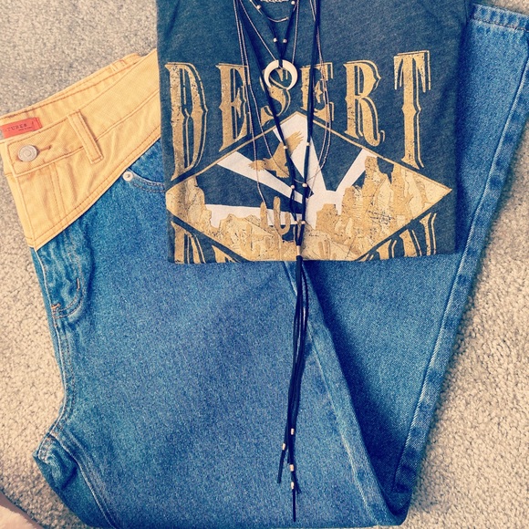 LAST Boutique High Rise Western Jeans Yellowstone Vibes - Picture 4 of 6